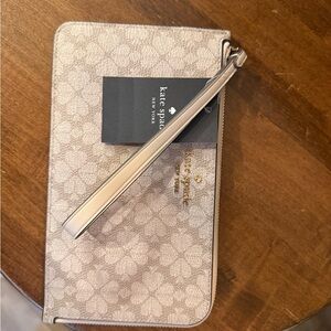 Kate Spade Cream Wristlet